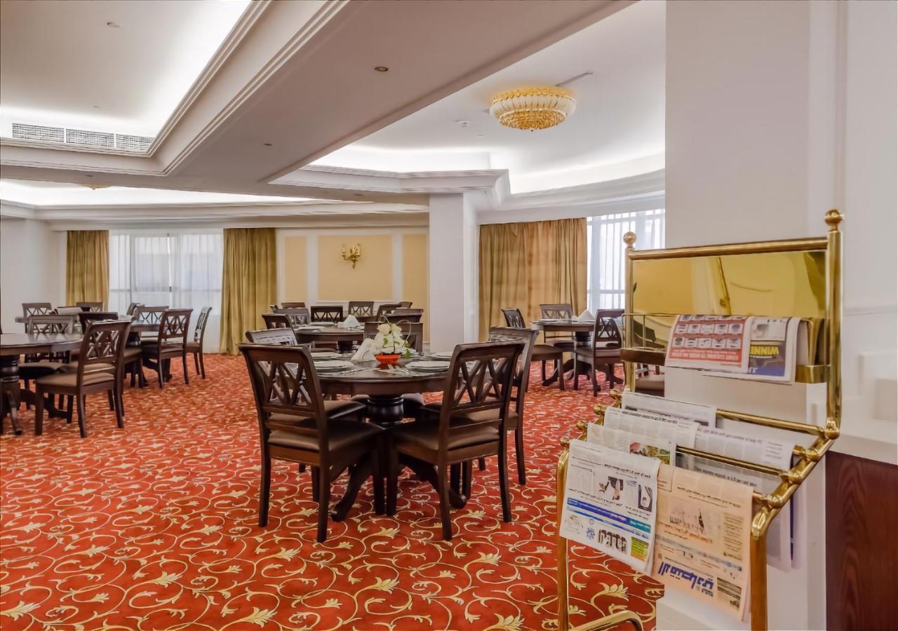 Crystal Plaza Al Majaz Hotel Sharjah Exterior foto