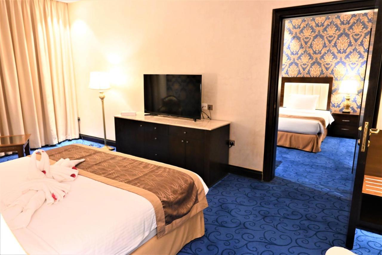 Crystal Plaza Al Majaz Hotel Sharjah Exterior foto