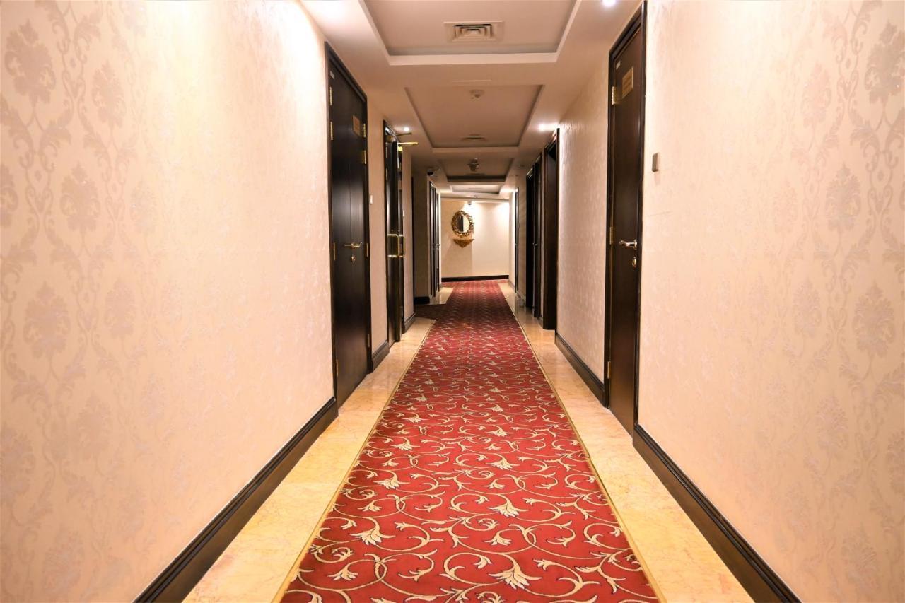 Crystal Plaza Al Majaz Hotel Sharjah Exterior foto